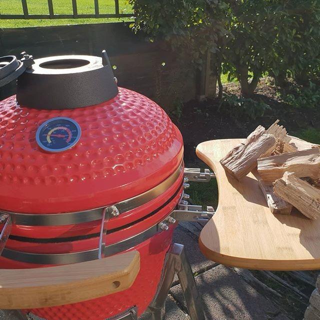 16” Kamado Ceramic Charcoal Grill with Trolley & Side Tables | Compact and Versatile Outdoor BBQ